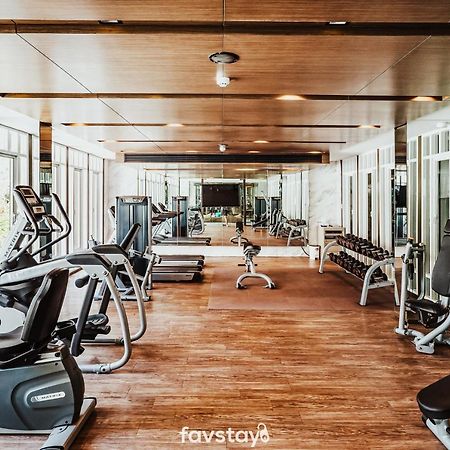 Favstay - The Base Downtown Phuket Exteriér fotografie