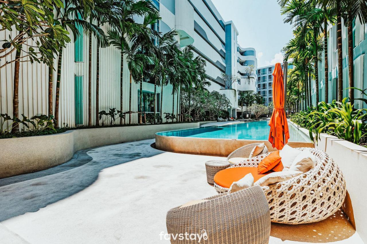 Favstay - The Base Downtown Phuket Exteriér fotografie