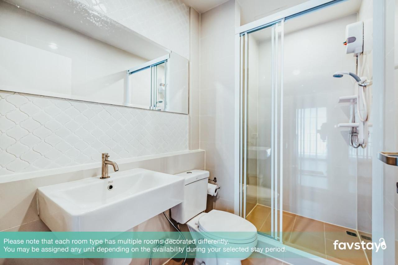 Favstay - The Base Downtown Phuket Exteriér fotografie