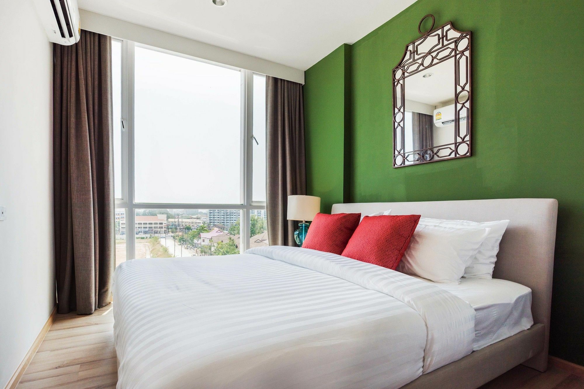 Favstay - The Base Downtown Phuket Exteriér fotografie